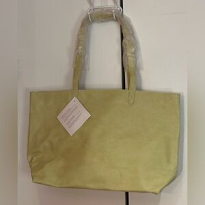 NWT Thirty One Modern Tote Pattern Lemongrass Distressed Pebble.
